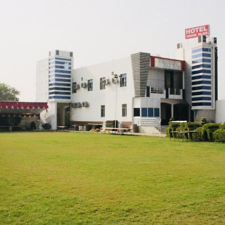 Vinayak Palace Hotel Mathura Esterno foto