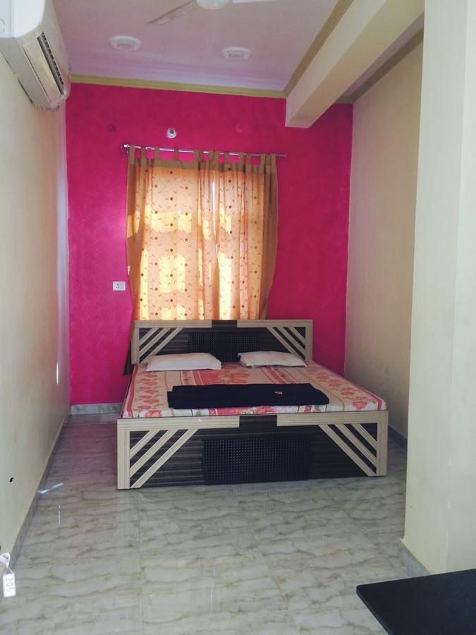 Vinayak Palace Hotel Mathura Esterno foto
