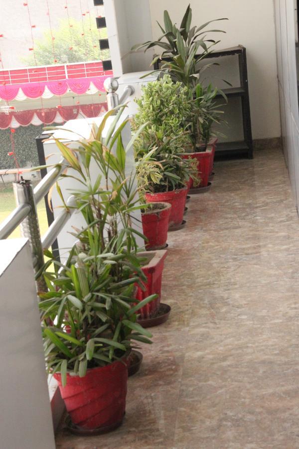 Vinayak Palace Hotel Mathura Esterno foto