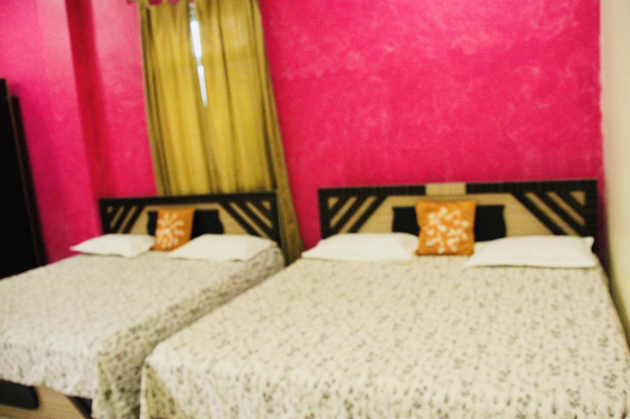 Vinayak Palace Hotel Mathura Esterno foto