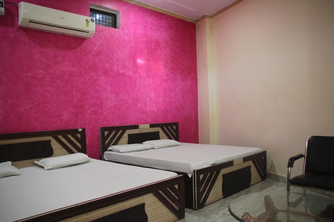 Vinayak Palace Hotel Mathura Esterno foto