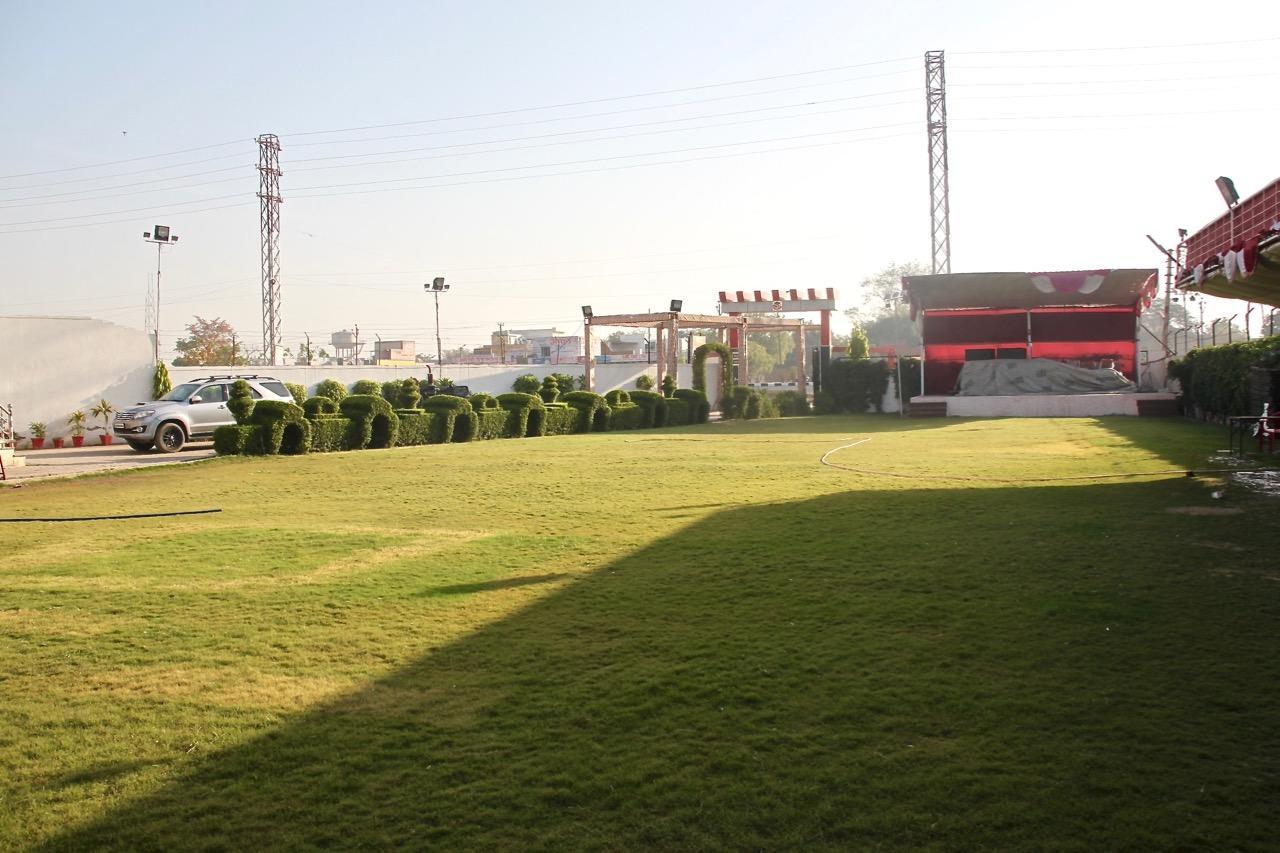 Vinayak Palace Hotel Mathura Esterno foto